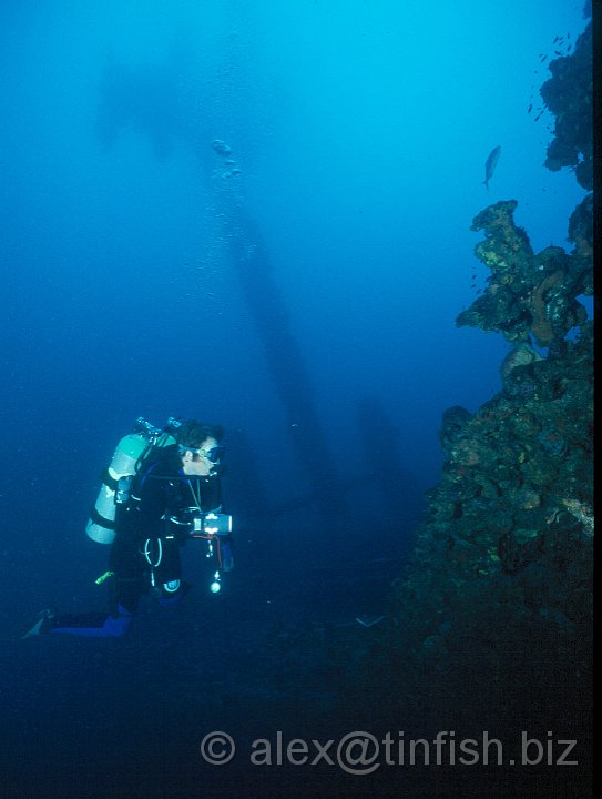 T Mast5.jpg - Marion swimming past the mast